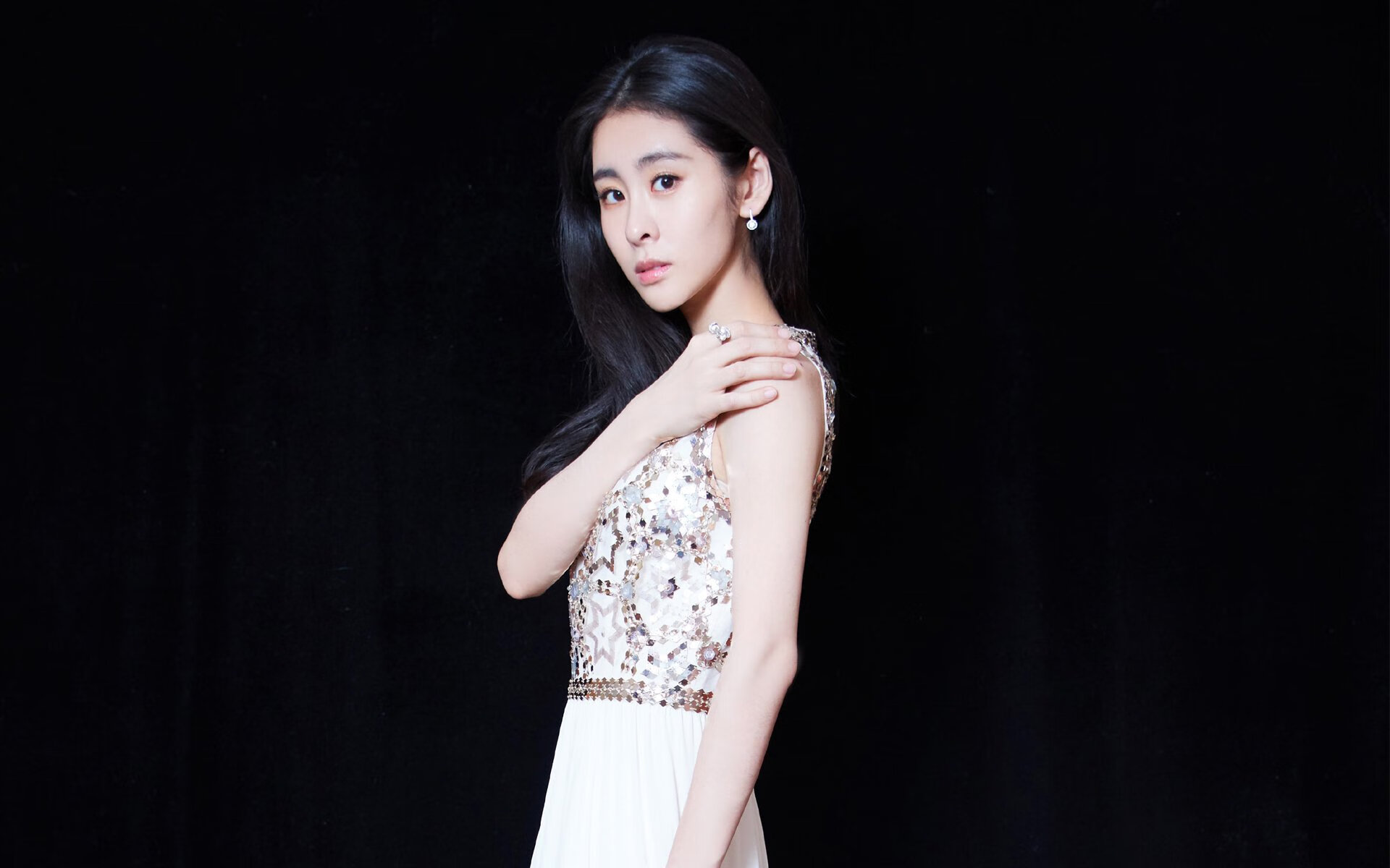 阿联酋篮球队在西亚锦标赛中夺冠，提升国际排名