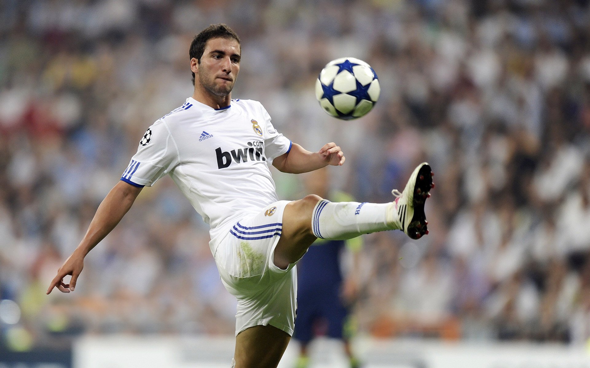 历史教练：足球名帅的执教哲学与战术思想，十大足球教练名帅